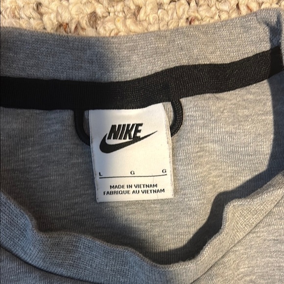 Nike Tech Men's Gray Sweater - Picture 2 of 5